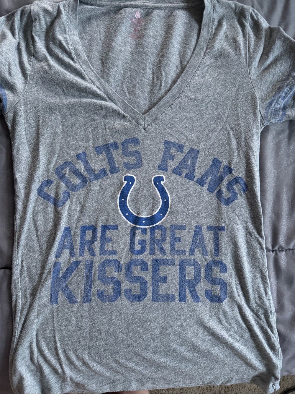 Women’s Grey 'Colts Fans Are Great Kissers' V-Neck Tee